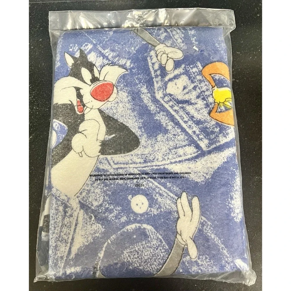1992 Looney Tunes Blanket/Bedspread Toddlers 45x60 Slightly Irregular Made In US